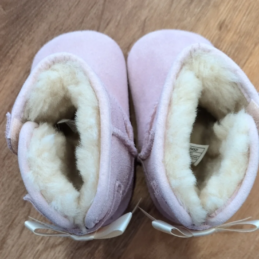 NWOT UGG Pink Kids Boots Size 2